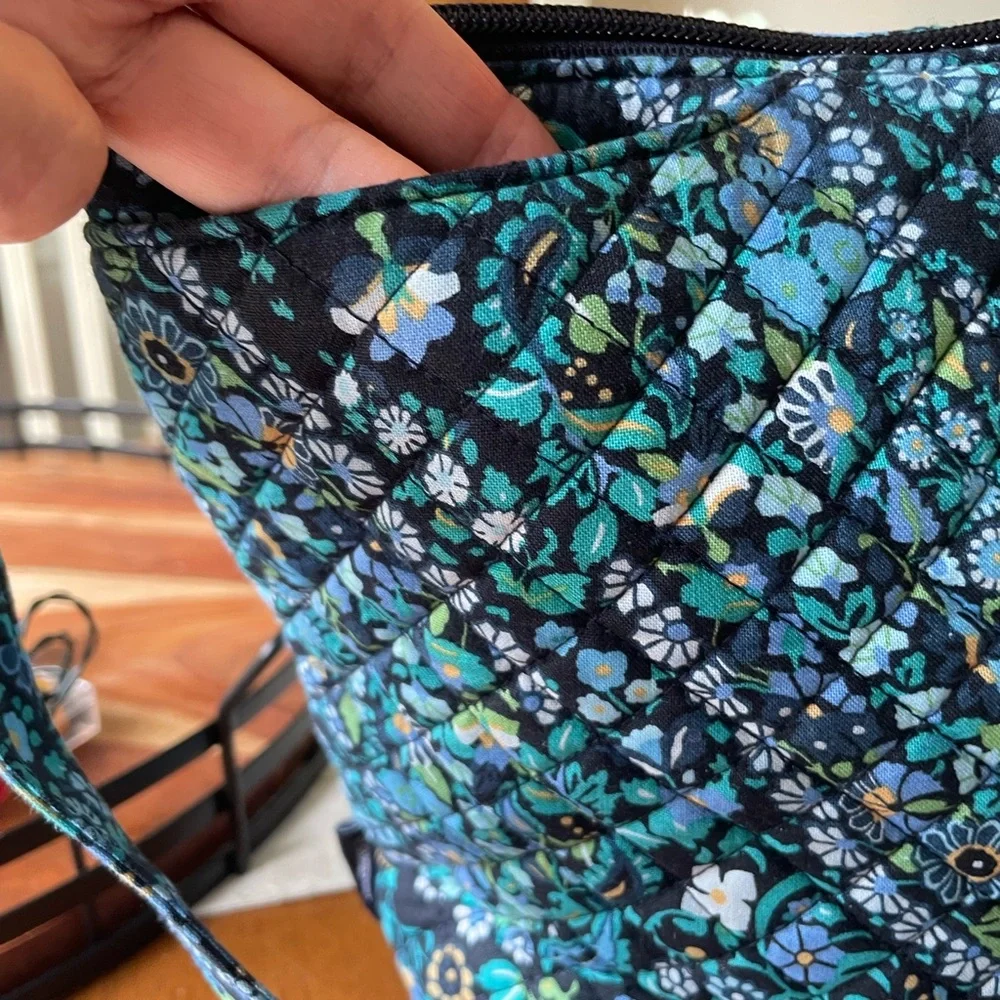 Vera Bradley Dreamer Paisley bucket bag - Picture 2 of 6